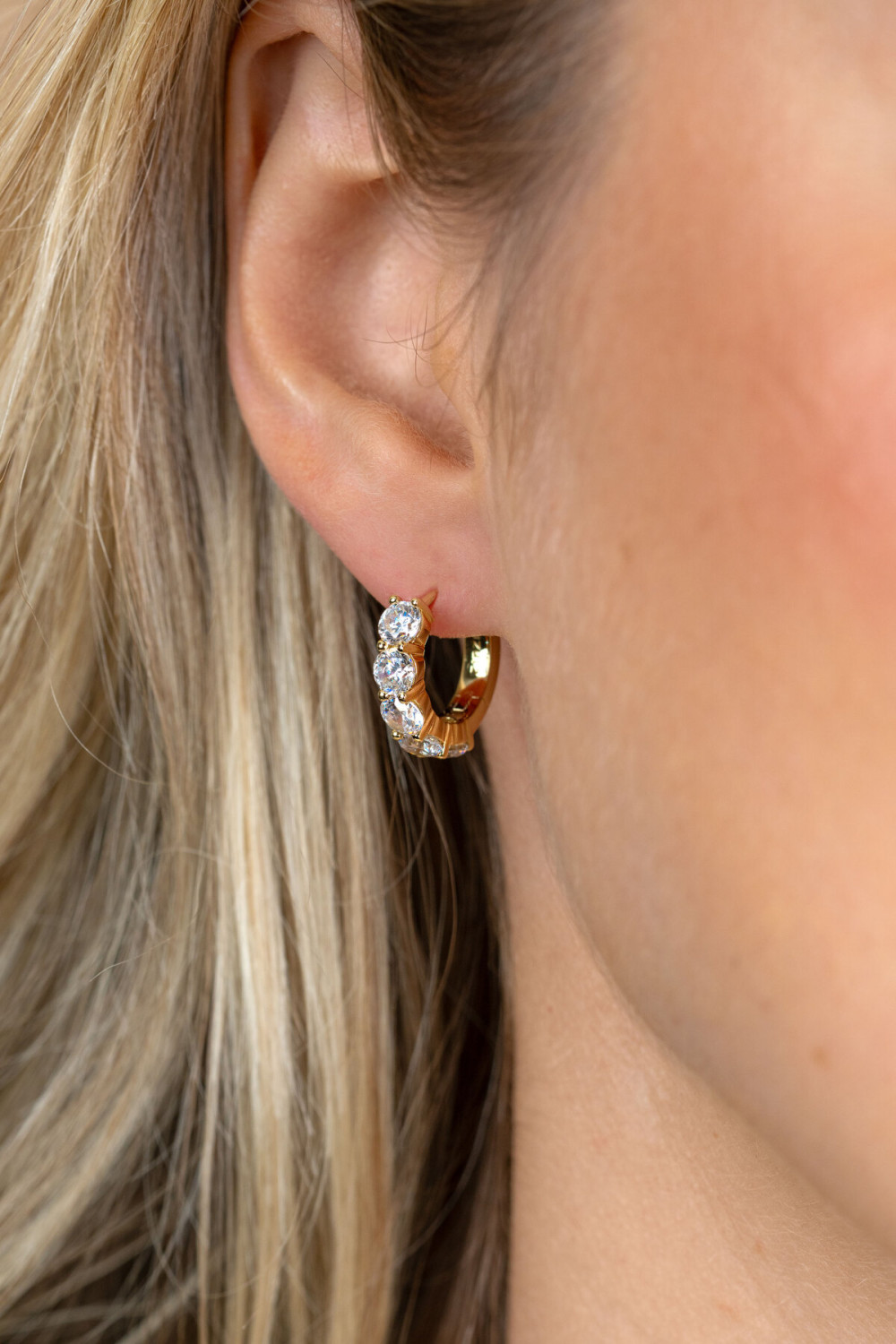 zinzi-zio2808-oorringen-goudkleurig-zirkonia-cirkel-glanzend-4-mm-breed-x-16-mm-diameter