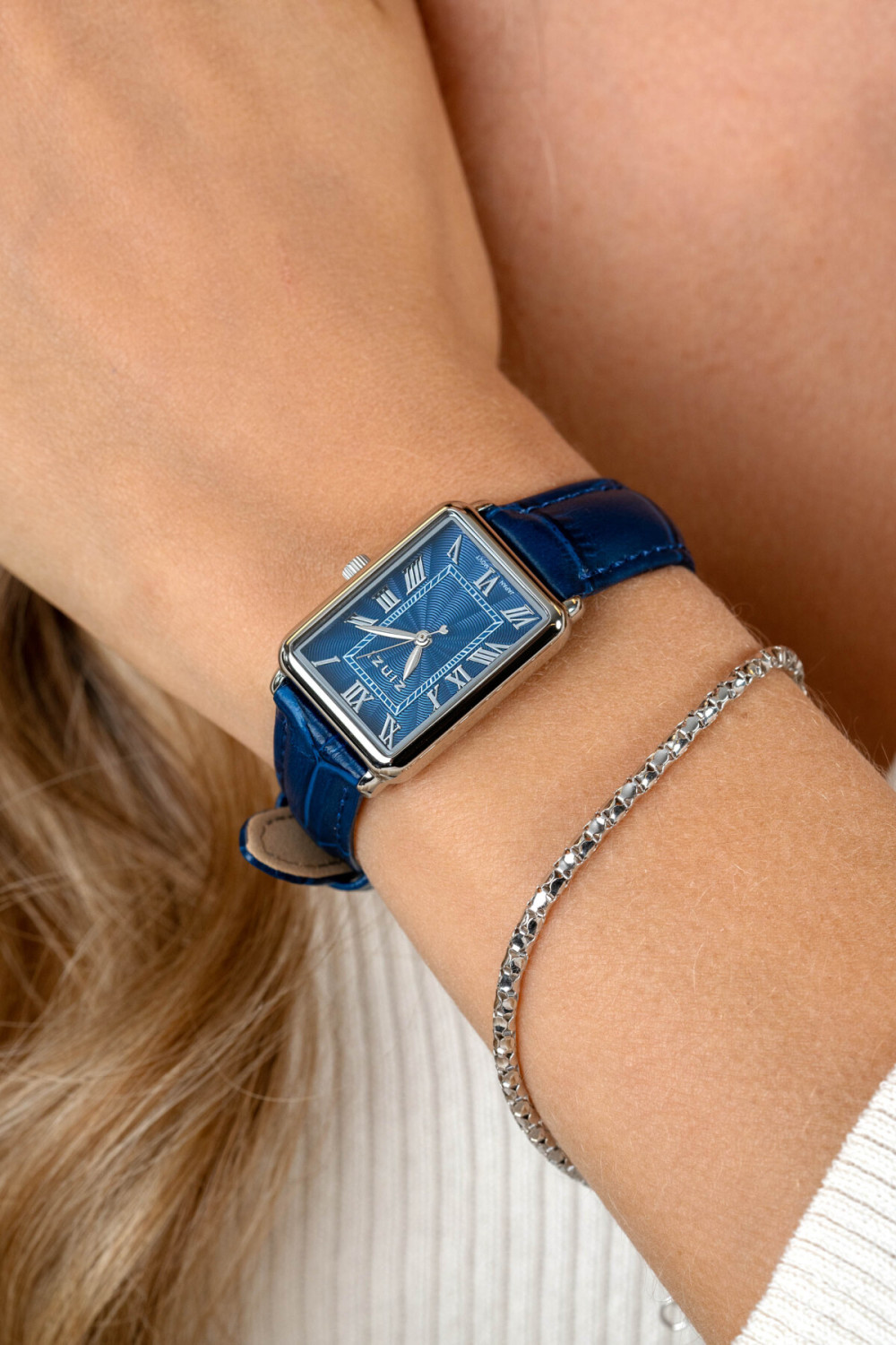 zinzi-ziw1955b-horloge-zilverkleurig-staal-blauw-leren-band-krokodillenpatroon-o-28-mm
