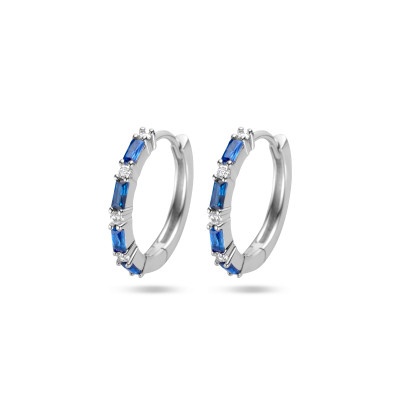 Zilveren klapoorringen met blauwe en transparante zirkonia's - Diameter 17 mm