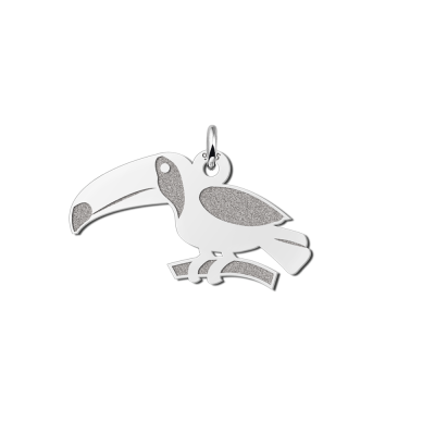 zilveren-toekan-hanger-met-gegraveerde-textuur-23-mm-breed-hoogte-12-mm